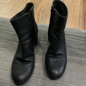 Vince Leather Booties size 8M Euro 38